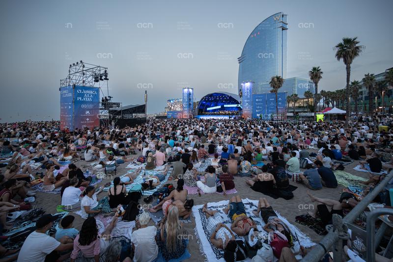 L’OBC porta ‘Una simfonia imaginària’ al concert de Clàssica a la Platja 2026 davant 30.000 persones