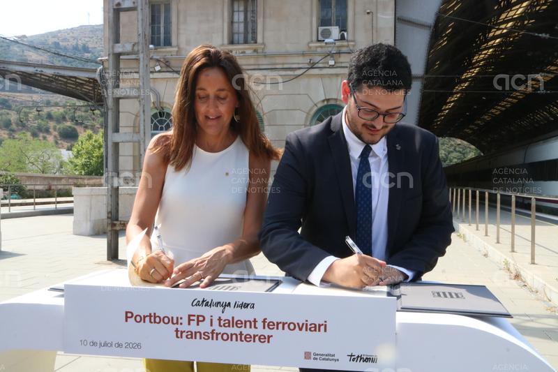 Educació signa un acord amb Portbou per impulsar un cicle formatiu ferroviari al municipi el curs 2027-2028