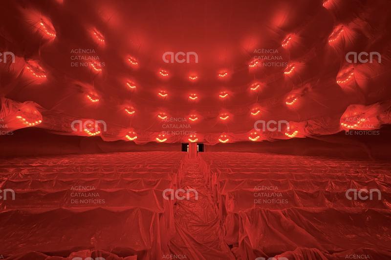 Penique productions transforma la sala gran del Liceu amb la instal·lació inflable ‘Superexposició’