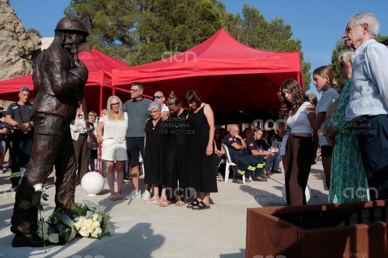La germana del bomber mort a l'incendi de Paüls reclama millor gestió forestal: "Cap hectàrea val més que una vida"