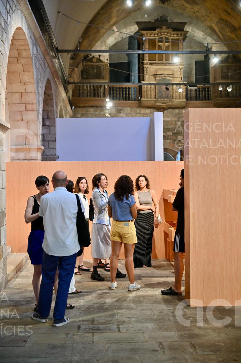 La Capella estrena les exposicions d’Ana Martínez Fernández i Heeey, del programa Barcelona Producció 2026