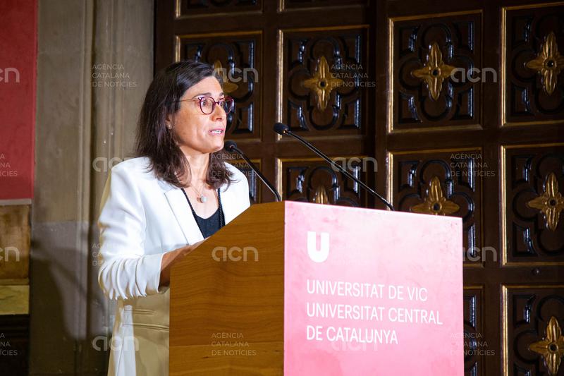 Marta Otero pren possessió com a nova rectora de la Universitat de Vic – UCC