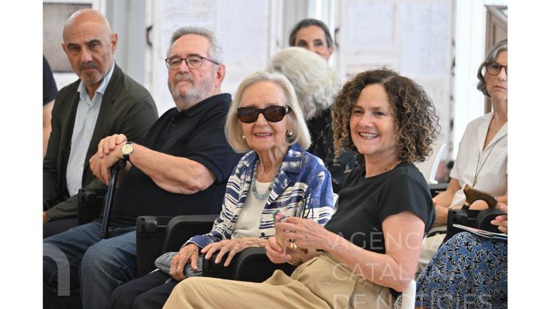 Hernández presenta el fons de Can Duran, que documenta prop de vuit segles d'història del patrimoni rural vallesà