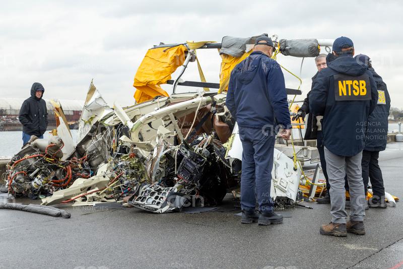 Troben "impactes" d'oca i de gavinot a l'helicòpter accidentat a Nova York on va morir una família catalana