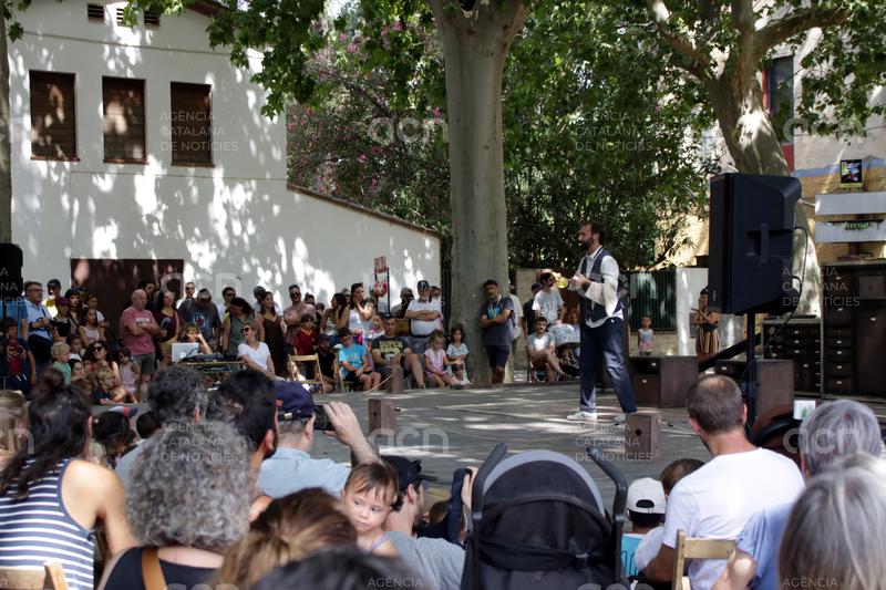 Més de 22.000 persones assisteixen a la Fira del Circ al Carrer de la Bisbal d'Empordà malgrat la calor
