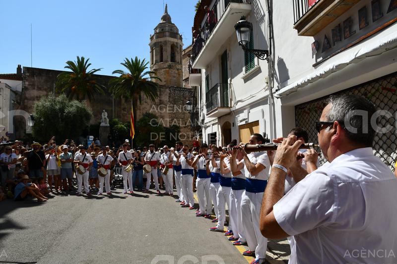L'Entrada de Grallers de la Festa Major de Sitges oferirà motxilles vibratòries per a persones amb discapacitat auditiva