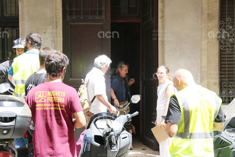 Els primers veïns recuperen els pisos afectats per l'esvoranc de l'L9: “Més revisat que ara no ho haurà estat mai"