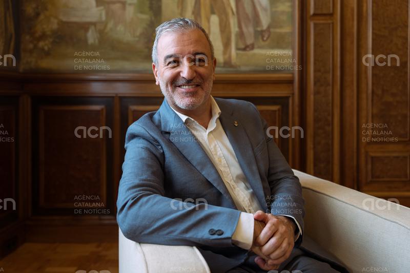 Collboni planteja regular els lloguers comercials i crear un fons per comprar locals emblemàtics "en risc"