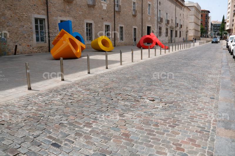 Girona destina més de 232.000 euros a reparar el paviment de llambordes de les places Pompeu Fabra i de l'Hospital