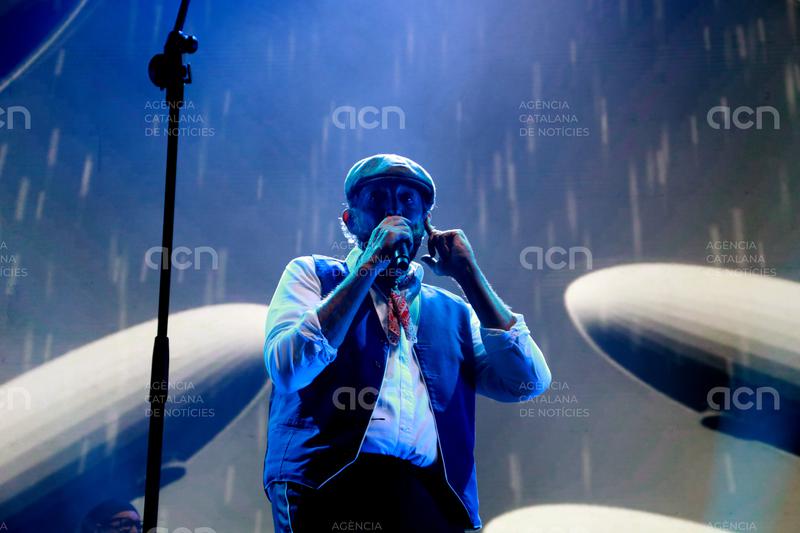 Juan Luis Guerra actua a Tarragona amb un públic entregat en l'únic concert a Catalunya