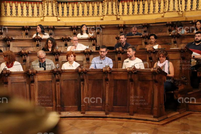 Barcelona aprova propostes de BComú i ERC per climatitzar les llars vulnerables davant la calor extrema