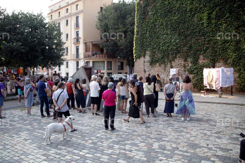 Un centenar de persones homenatgen a Girona la Carla Fernández tres anys després del seu assassinat