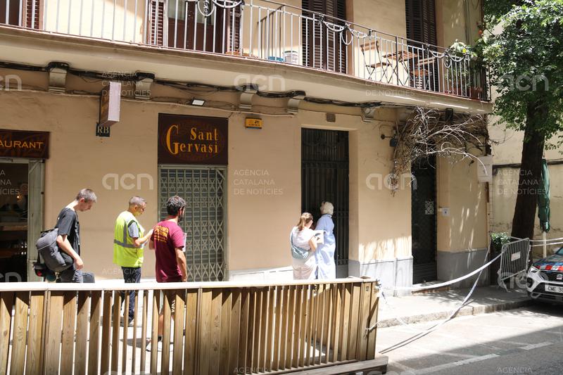 Els veïns d'un tercer bloc afectats per l'esvoranc de l'L9 poden tornar a casa a partir d'aquest dimecres