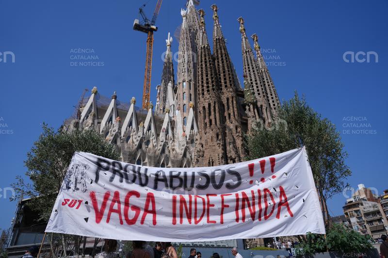 Treballadors de la Sagrada Família fan vaga per denunciar les condicions laborals i climatològiques “extremes”