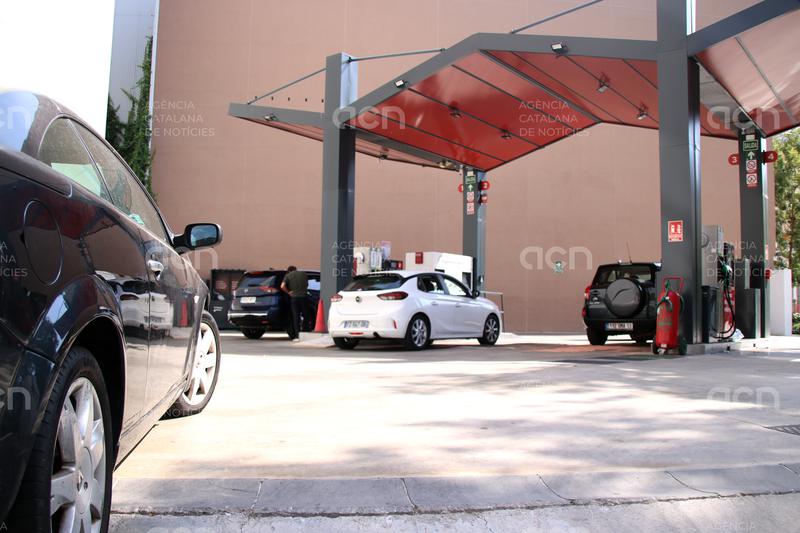 Resignació entre els usuaris per la pujada del preu de la benzina amb l’inici de l’agost