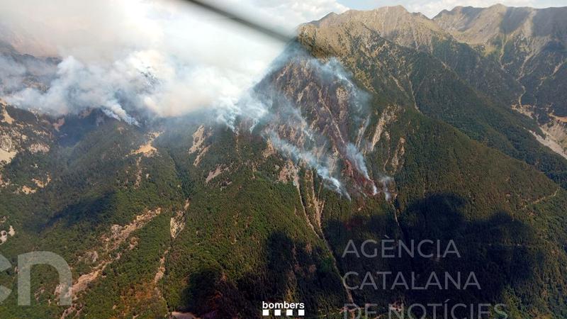 Els Bombers donen per controlat l'incendi de Senet, a l'Alta Ribagorça