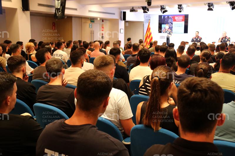 Barcelona incorpora 284 nous agents dels Mossos per reforçar el patrullatge i alliberar efectius per a la investigació