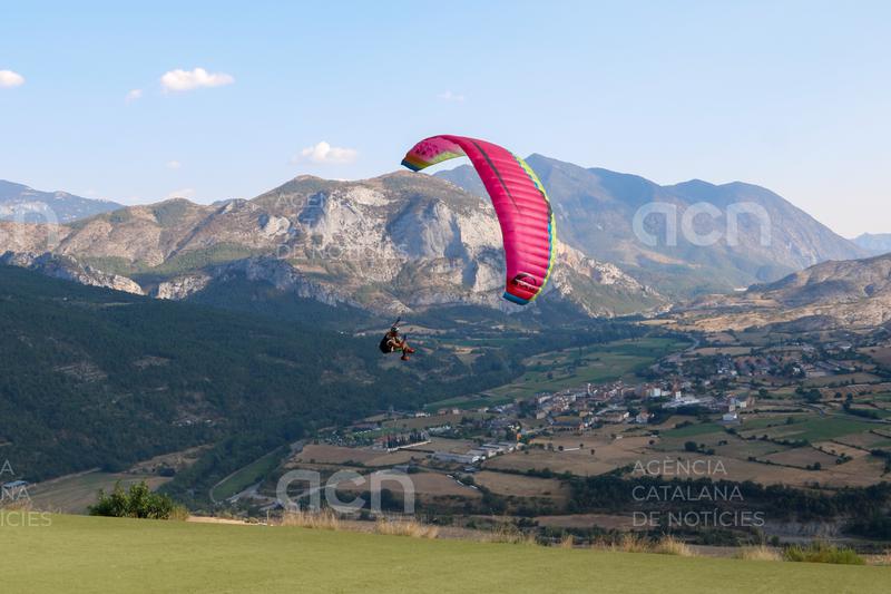 Aeroports prova un sistema pioner a l'Estat per compatibilitzar el parapent amb l'aeroport d'Andorra-La Seu d'Urgell