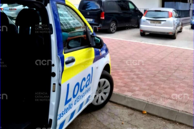 Tres lladres roben en tres vehicles a Empuriabrava i els enxampen després d'accidentar-se i quan intentaven fugir