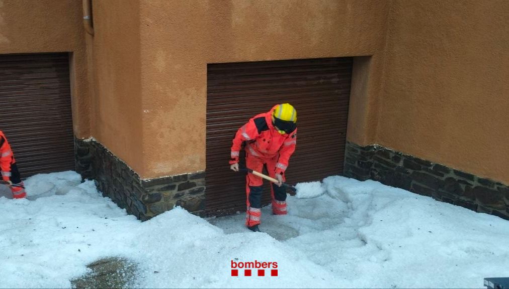 El Servei Meteorològic de Catalunya emet un avís per temps violent en prop d'una desena de comarques