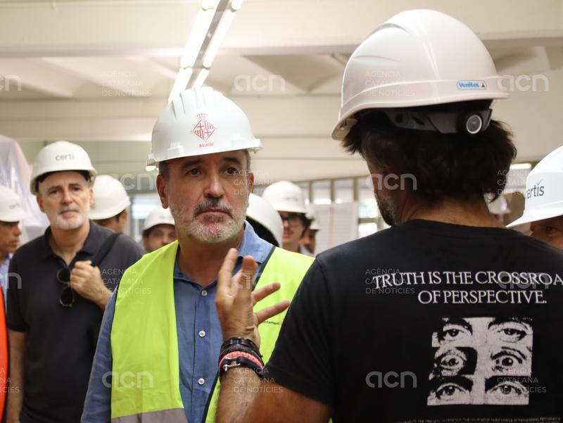Collboni diu que l'Ajuntament ha aconseguit el "70 % de compliment" amb les inversions previstes a la Barceloneta