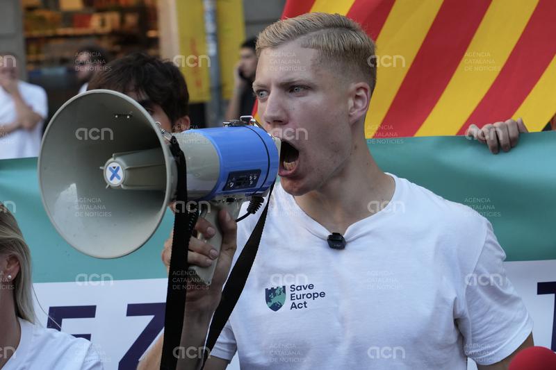 Els Comuns denuncien a la Generalitat la concentració de Save Europe Act a Barcelona