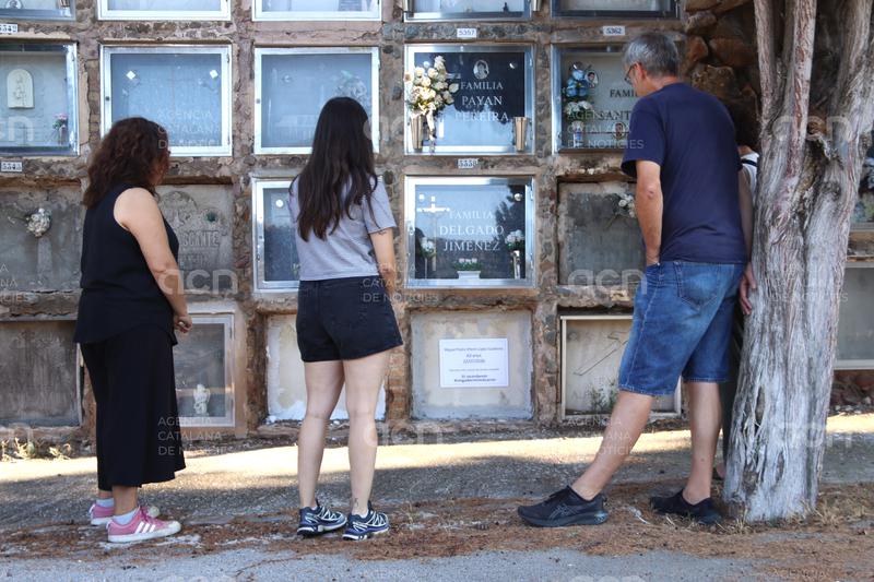 Un enterrament digne per a en Pere, una persona sense llar que ha mort a Barcelona: "Dormir al carrer mata"