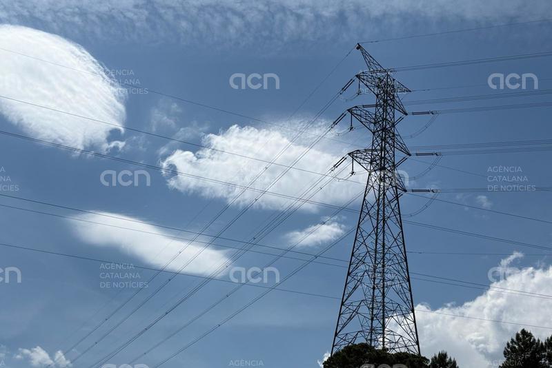 La manca de capacitat elèctrica endarrereix la construcció de més de 80.000 habitatges a Espanya, segons BBVA Research