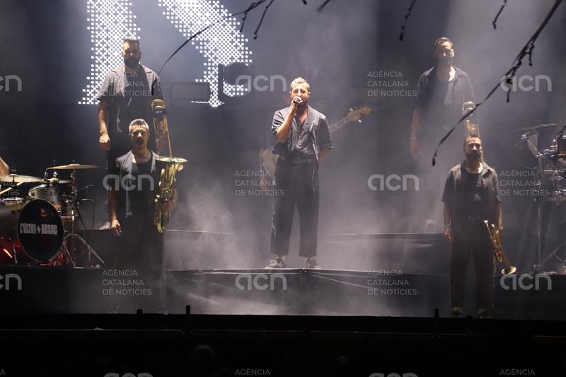 La Fúmiga omple la Rambla de Figueres en l'últim concert amb entrada lliure abans del seu comiat
