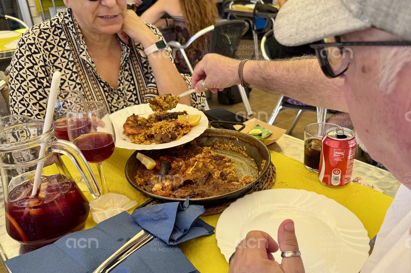 El bon temps somriu restaurants i guinguetes en el darrer cap de setmana d'agost: "És l'última suada"