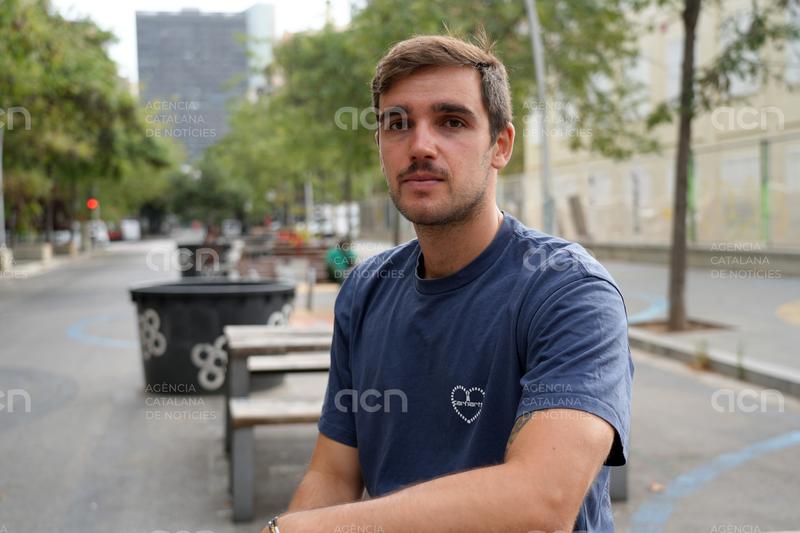 Pau Cusí publica la seva primera novel·la 'Les entranyes': "No busco que el protagonista caigui bé"
