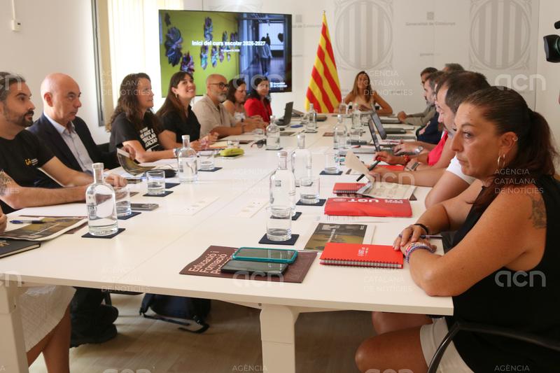 Educació assegura que ha complert el 96% dels acords signats amb Aspepc, CCOO i UGT previstos a inici de curs