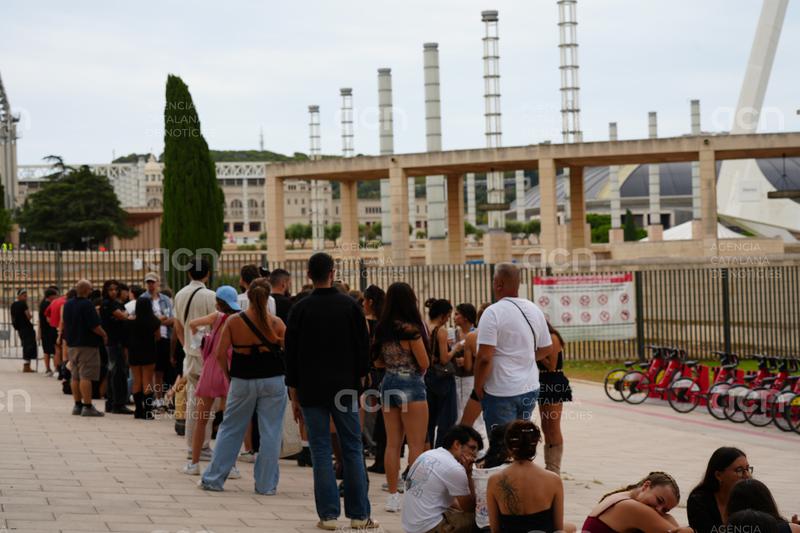 Nervis i emoció poques hores abans del concert de The Weeknd a Barcelona: "Esperem un gran espectacle"
