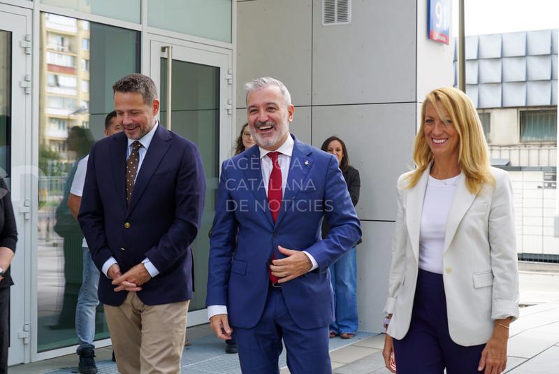 Collboni continua el viatge cap a Ucraïna i intervindrà en un ple convocat per l'Ajuntament de Kíiv: "Barcelona hi serà"