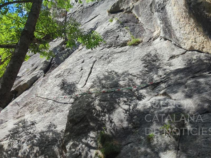 Els Agents Rurals tanquen preventivament dues vies d'escalada a la Vall de Boí per un bloc inestable