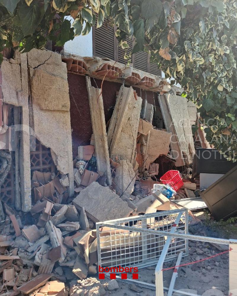 Dos ferits per l'ensorrament del balcó d'un habitatge unifamiliar a Calafell 