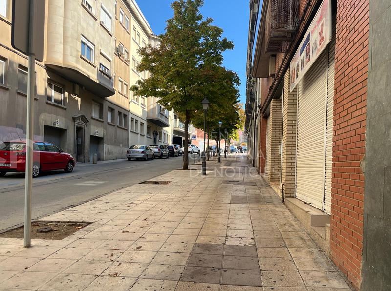 La Guàrdia Urbana de Lleida clausura un supermercat que funcionava com a bar encobert al Centre Històric