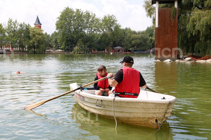 Puigcerdà preveu que les barques de l'estany puguin navegar tot l'any després de recuperar-les aquest estiu amb èxit