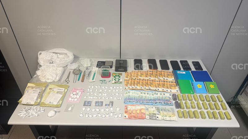 Desmantellen a Badalona un pis de preparació i emmagatzematge de cocaïna