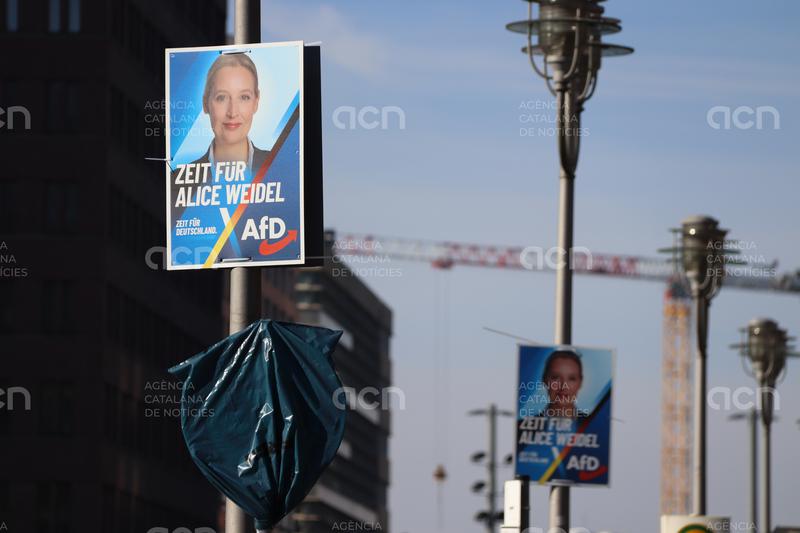 Tusk diu que "només els idiotes o traïdors" poden alegrar-se del triomf de l'Alternativa per a Alemanya