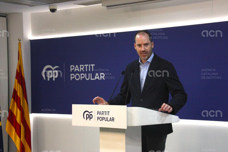 El PPC vol que Illa “expliqui al Parlament com resoldrà el col·lapse dels serveis” en lloc de “gastar en conferències”