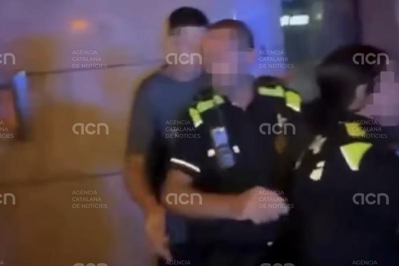 Denuncien una agressió policial a un jove durant la Festa Major de Sabadell