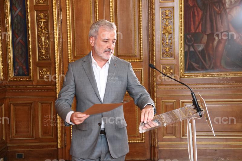 Collboni veu el reglament europeu d’habitatge com un aval a la fi dels pisos turístics el 2028
