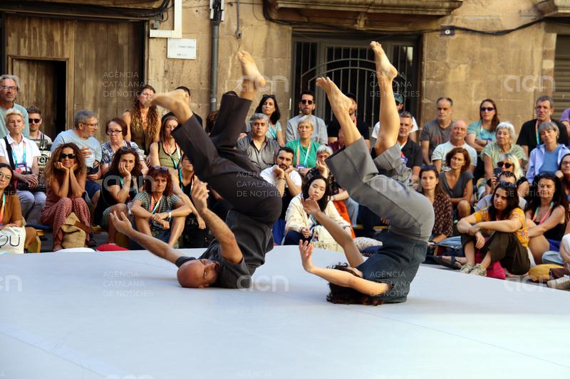 Dansa contemporània, espectacles itinerants i una instal·lació en una església, primeres propostes a Fira Tàrrega 2026