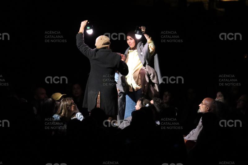 L’espectacle inaugural de Fira Tàrrega 2026 fa un clam a favor dels fenòmens migratoris