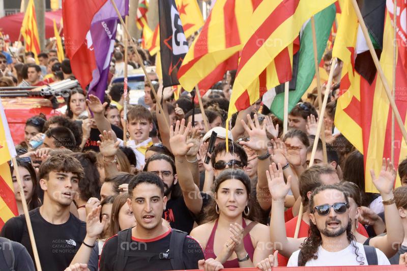 L’esquerra independentista es manifesta reivindicant “un poble en lluita per una terra lliure”