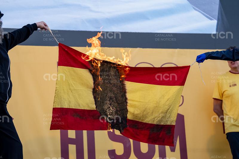 L'ANC assegura que la crema d'una bandera espanyola a l'acte de la Diada no estava "planificada"