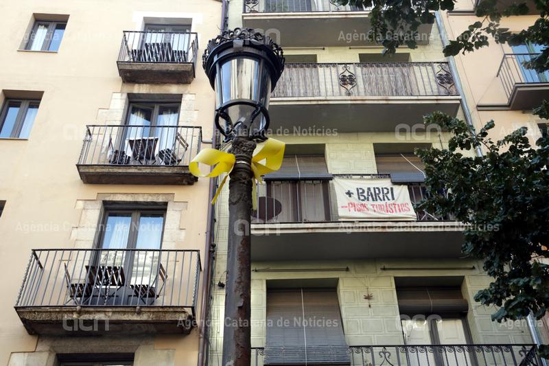 Girona planteja multar els pisos d'ús turístic del Barri Vell que no fan servir el sistema de recollida de residus