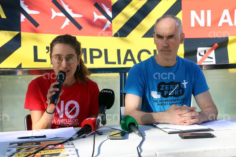 La manifestació contra l'ampliació de l'aeroport suma més de 210 entitats i acusa el Govern de "negacionisme climàtic"